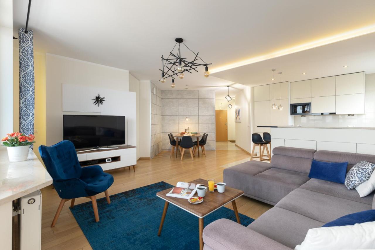 Apartment Slominskiego 5 II With Balcony By Noclegi Renters Warszawa Exteriör bild